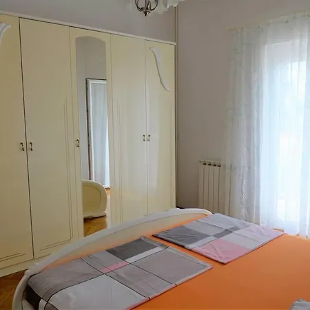 Apartment Stunning 2-bed In